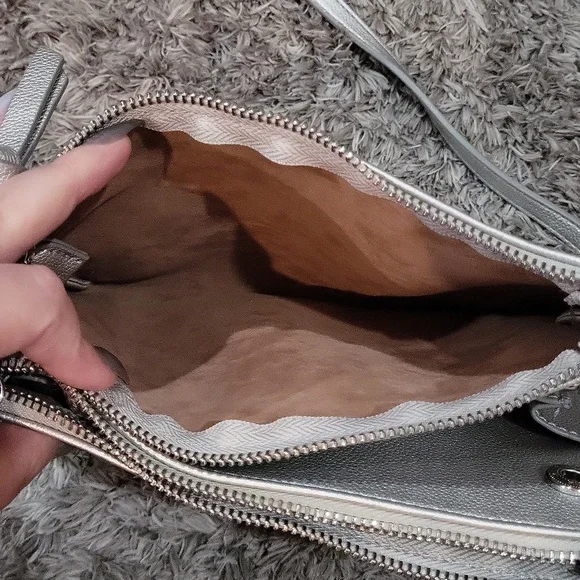 Old Navy Cross Body Bag - Picture 6 of 9